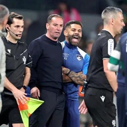 Benfica protesta contra arbitragem no jogo Sporting-Santa Clara