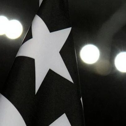 Botafogo exige ao Lyon pagamento de dívida superior a 125 milhões de euros