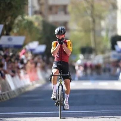 Ion Izagirre vence o Grande Prémio Miguel Indurain