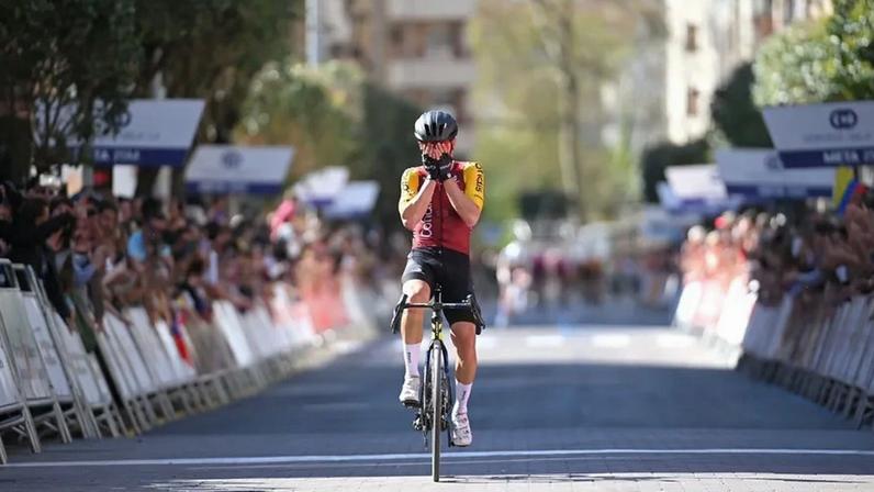 Ion Izagirre vence o Grande Prémio Miguel Indurain