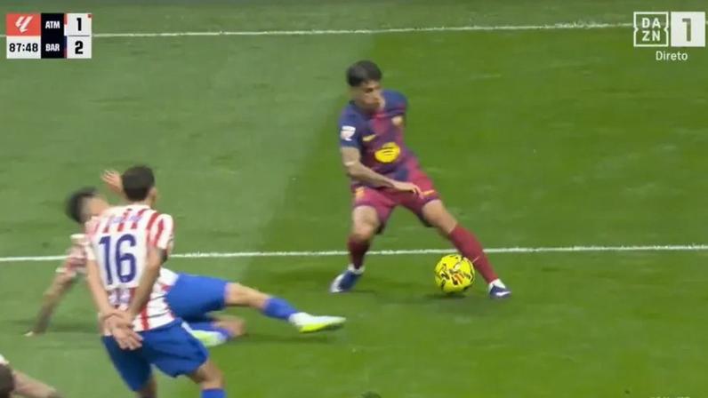 Pormenor de João Cancelo frente ao At. Madrid