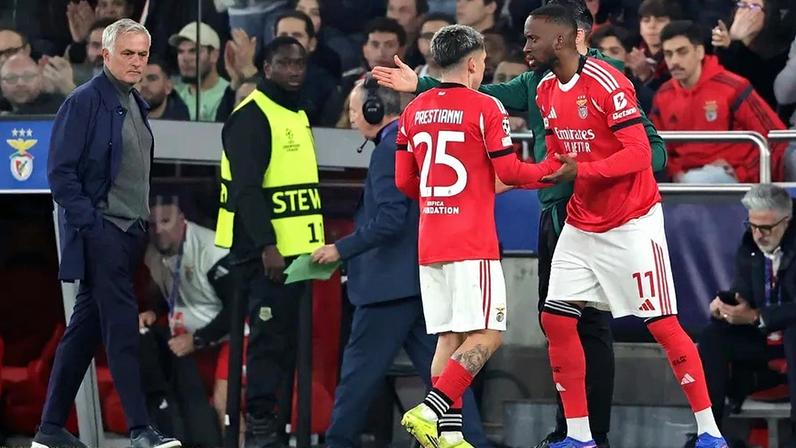 Lukebakio e Prestianni prontos para a rotação da equipa