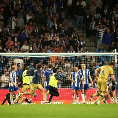 Derrubação da Fortaleza do Dragão está em curso