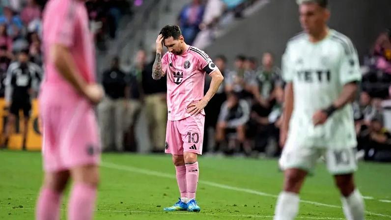 Messi marca, Inter Miami empata na inauguração do novo estádio