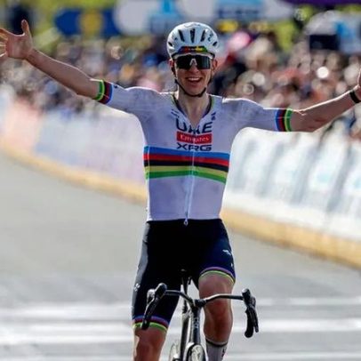 Pogacar conquista a Volta à Flandres e faz história pela segunda vez