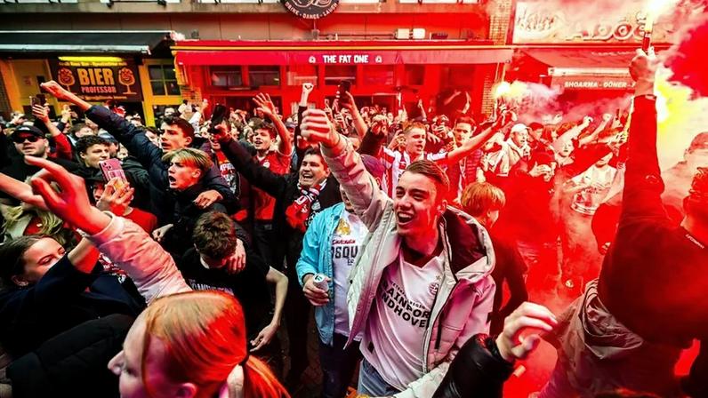 PSV conquista o tricampeonato após empate do Feyenoord