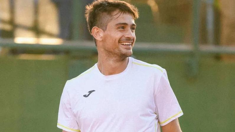 Mariano Navone sorri na Roménia