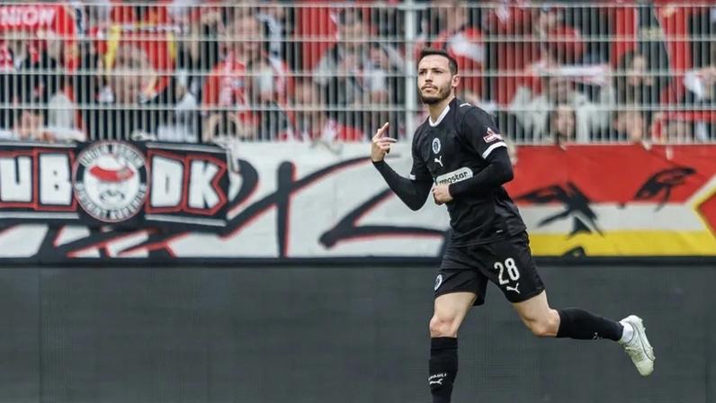 Pereira Lage faz golaço e empata a partida