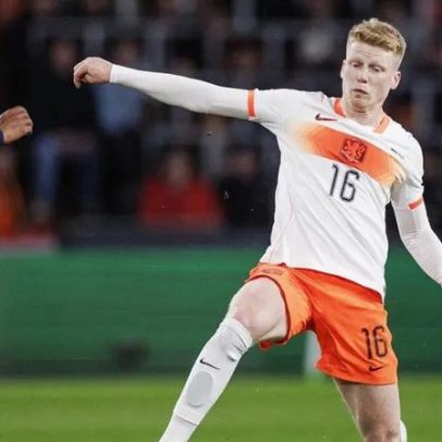Jerdy Schouten sofre lesão grave e falha Mundial de 2026 com a Holanda
