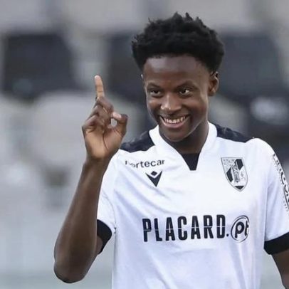 Oumar Camara dedica-se à defesa do castelo