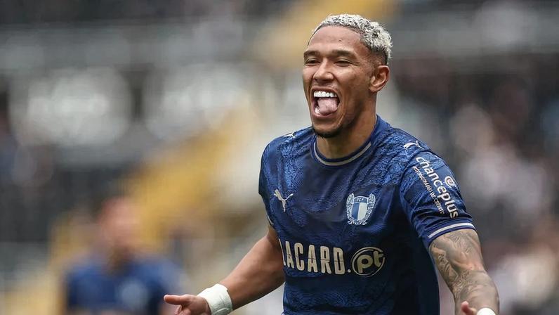 Sorriso supera ex-FC Porto na lista de melhores marcadores do Famalicão