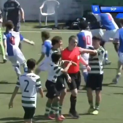 Jogadores sub-15 do Sporting empurram árbitro após derrota na final da Iber Cup