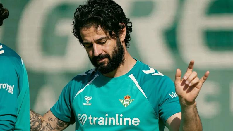 Isco integra comitiva do Betis, mas não pode ir ao jogo