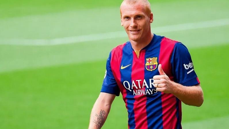 Jérémy Mathieu revela desejo de ter ido para o Marselha