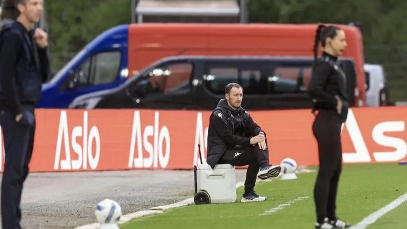 Ian Cathro comenta lance polémico do jogo contra o Arouca