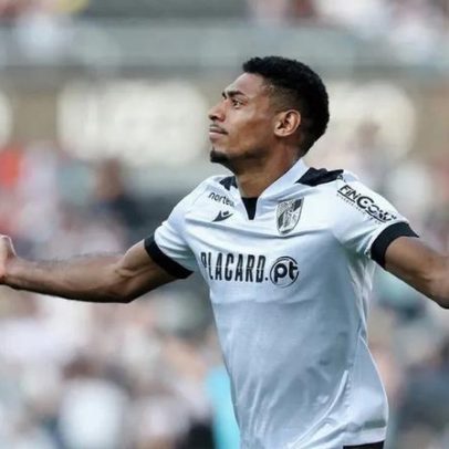 Gustavo Silva recebe novo crédito à frente