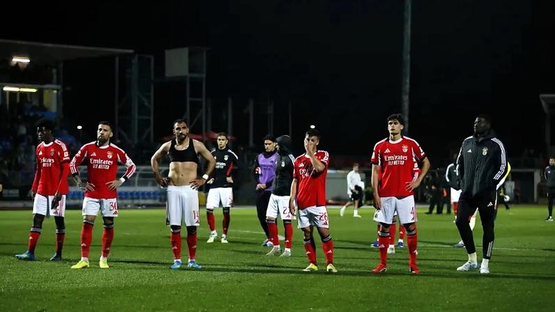 Benfica falha e cede novo empate