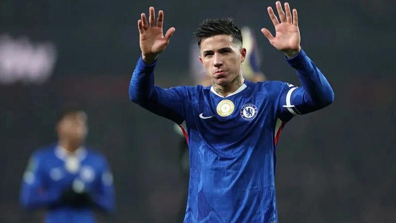 Enzo Fernández pede perdão ao Chelsea por piscadela ao Real Madrid