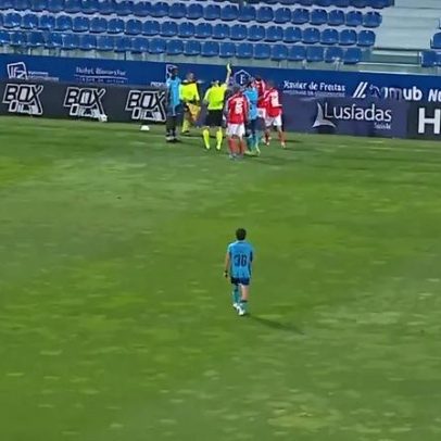 Daniel Banjaqui ouve insultos e provoca confusão em Vizela-Benfica B