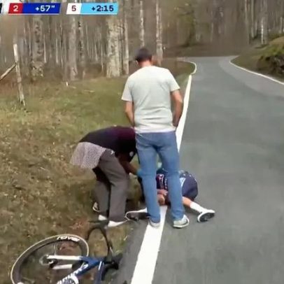 Mikel Landa abandona a Volta ao País Basco após atropelamento por carro médico