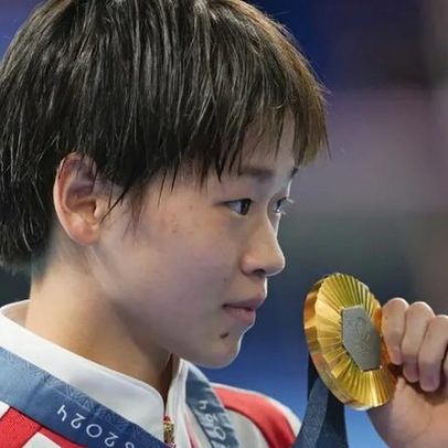 China investiga assédio digital contra campeã olímpica de saltos para a água