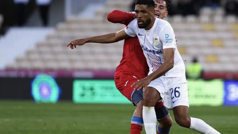 Rhaldney soma nove jogos pelo Alverca