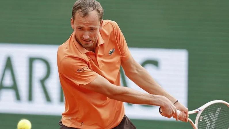 Berrettini derrota Medvedev no Masters 1.000 de Monte Carlo