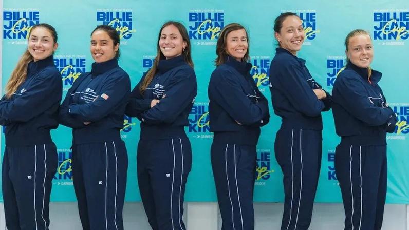 Seleção feminina tem dia fantástico no Jamor