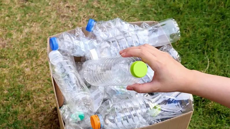 Volta: latas e garrafas de plástico valem 10 cêntimos a partir de sexta-feira