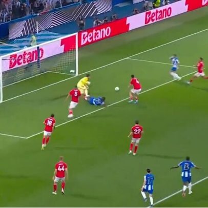 William Gomes coloca FC Porto à frente do Nottingham