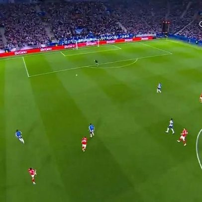 Autogolo de Martim Fernandes empata jogo do Nottingham