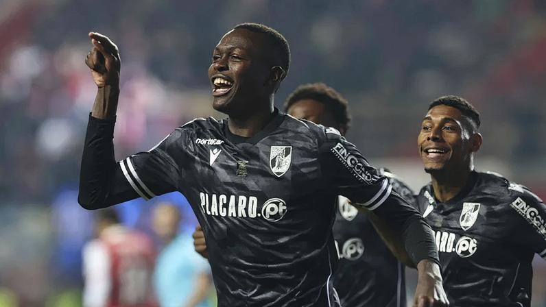 Alioune Ndoye fica de fora do V. Guimarães na visita ao AVS SAD