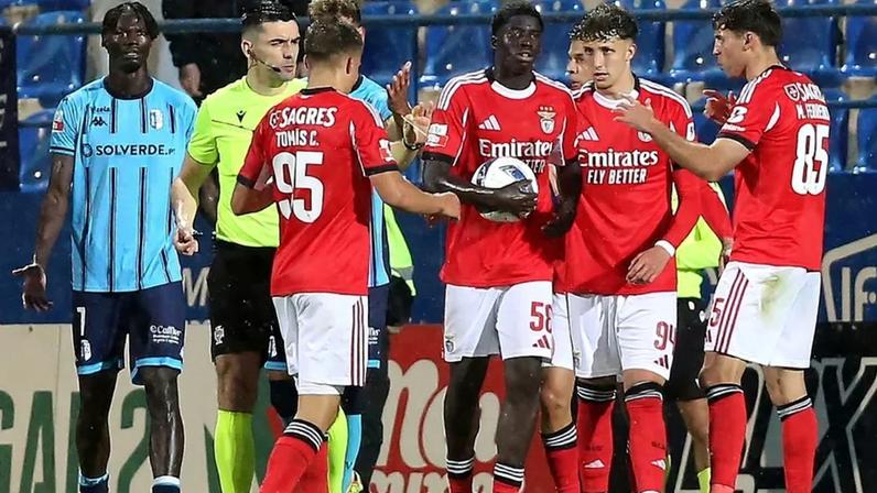 Situação ocorreu nos minutos finais da partida