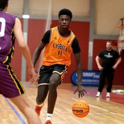 Promessa do Benfica cita Neemias e Kobe como ídolo, sonho NBA