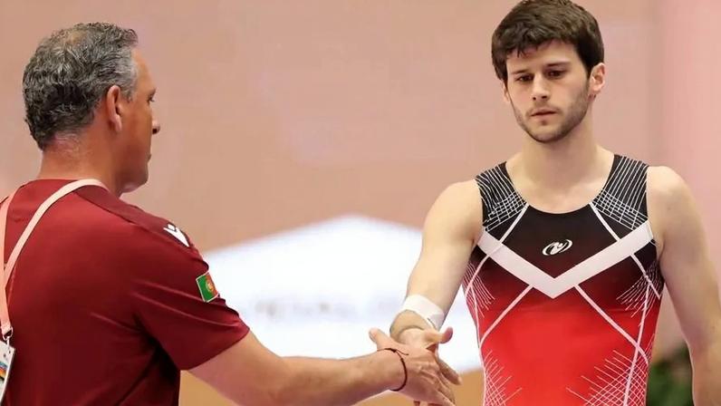 Fratura no punho afasta Diogo Cabral da semifinal do Europeu de minitrampolim