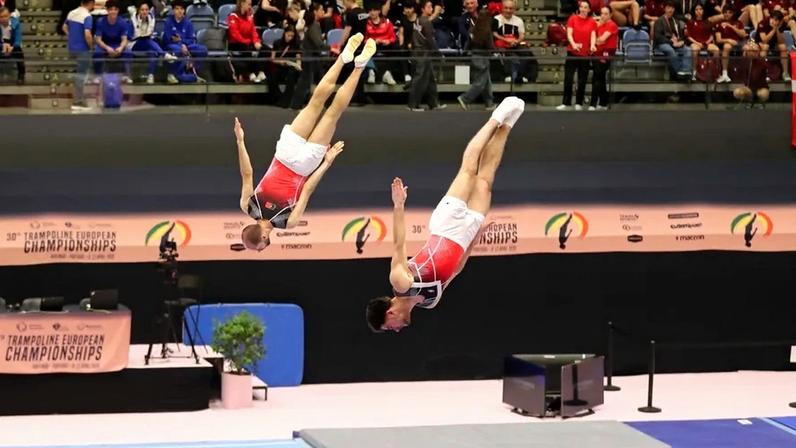 Atletas portugueses competem no Campeonato Europeu de Trampolim