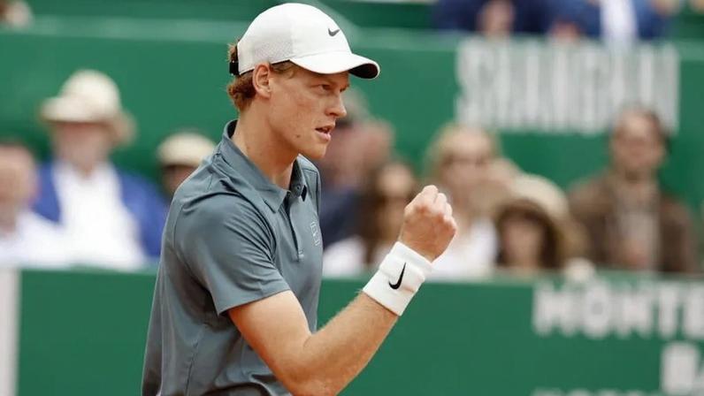 Jannik Sinner triunfa em Monte Carlo