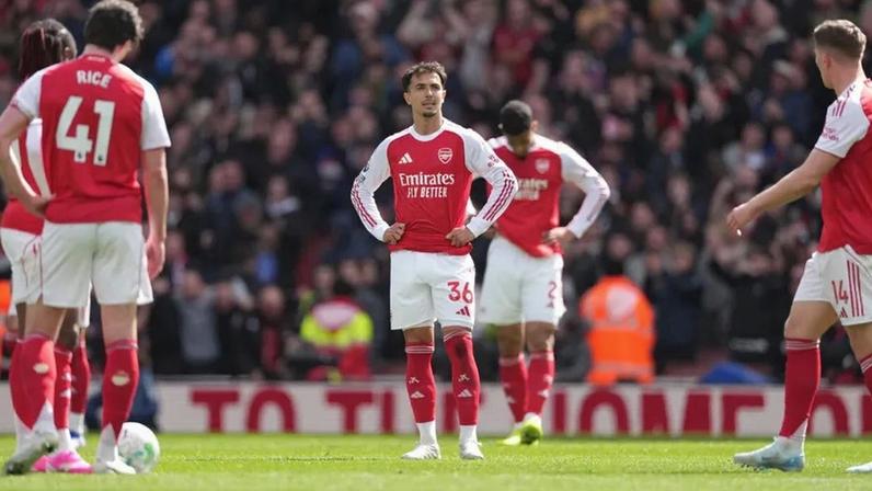 Arsenal sob pressão com hipótese de perder o título