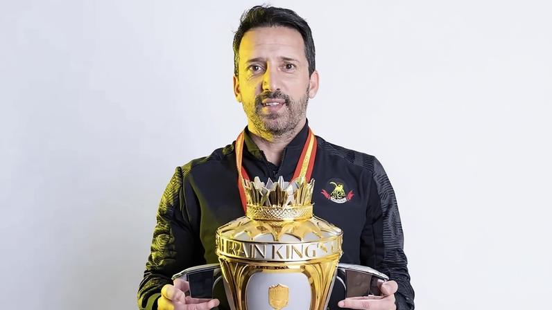 Nandinho com a Taça do Rei conquistada em 2023/24