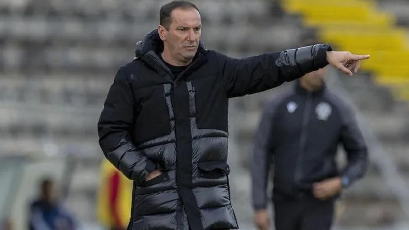 Petit reforça a solidez defensiva do Santa Clara