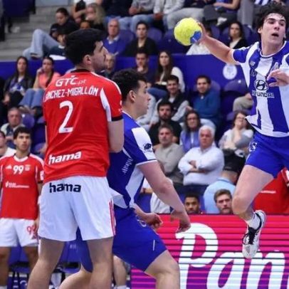 Porto vence Benfica 42-32 num duelo intenso