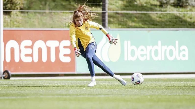 Inês Pereira tem futuro em aberto: Deportivo, Everton ou outra opção