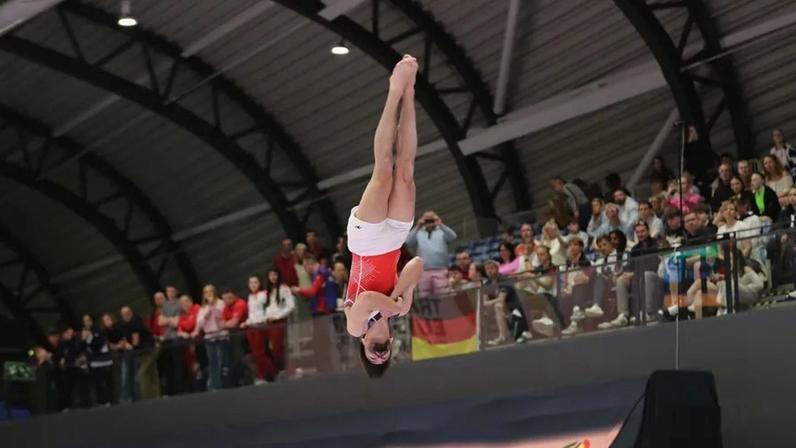 Vasco Peso conquista título europeu de tumbling sénior masculino