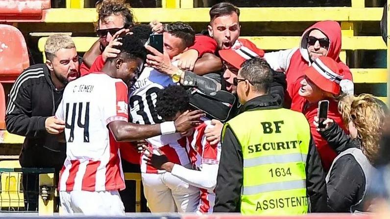 Leixões vence em casa