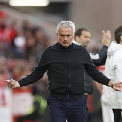 Mourinho revela atitude do árbitro ao intervalo do Benfica-Nacional