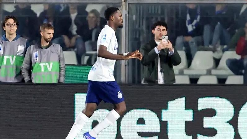 Inter vence Como num jogo com sete golos e reviravolta