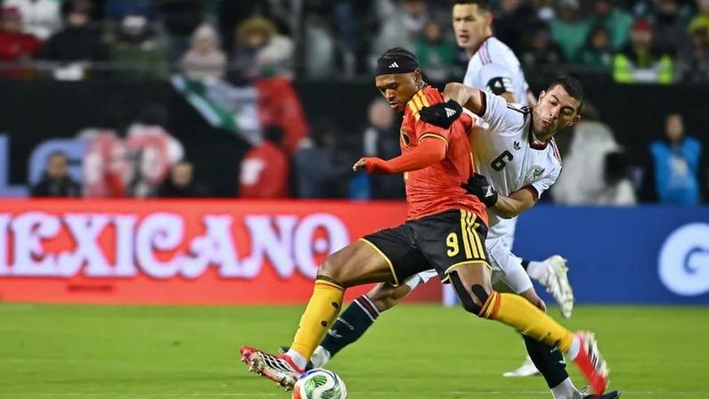 Lois Openda ao serviço da seleção belga frente ao México