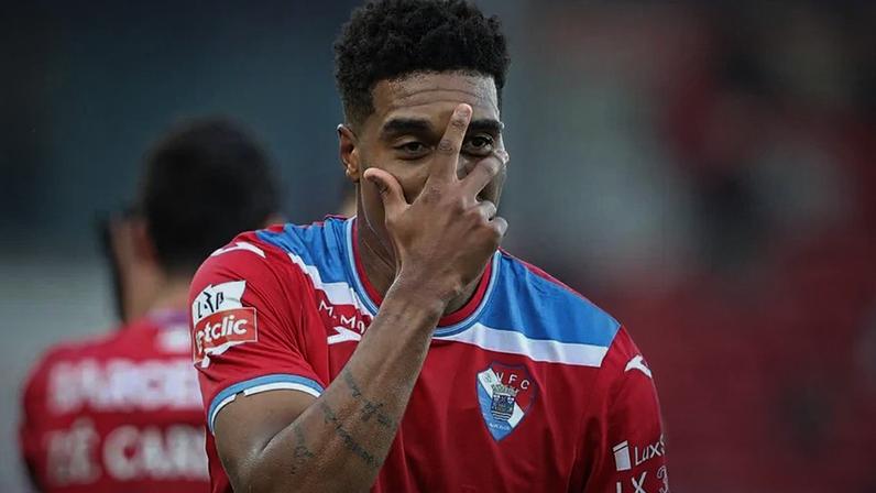 Murilo converteu o penálti para o Gil Vicente, mas o árbitro ordenou repetição