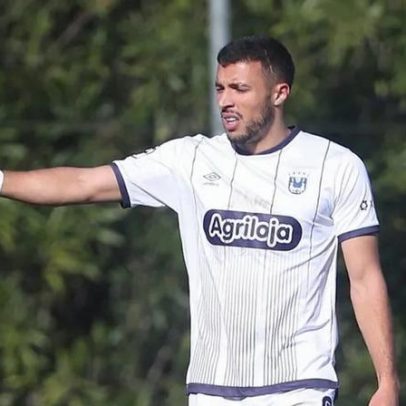 Luccas Paraizo espreita vaga no onze de Carlos Fangueiro