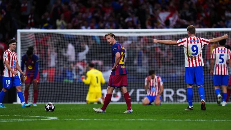 De Jong frustrado pela eliminação do Barcelona diante do Atlético Madrid na Champions League